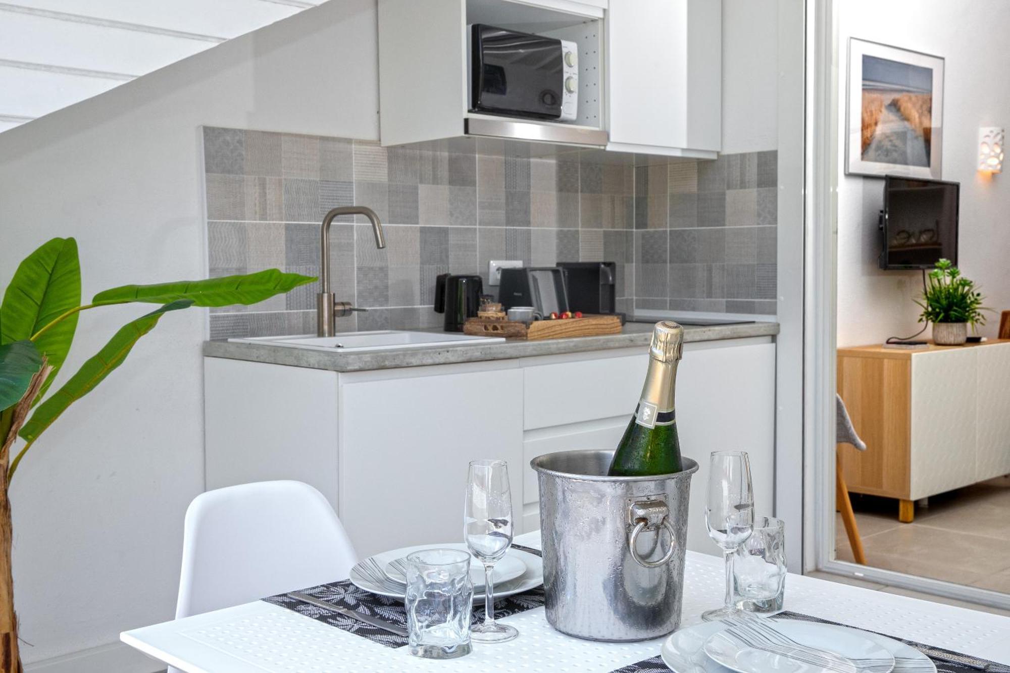 Beautiful Suite S12 With Pool And Sea View Cul de Sac Ngoại thất bức ảnh